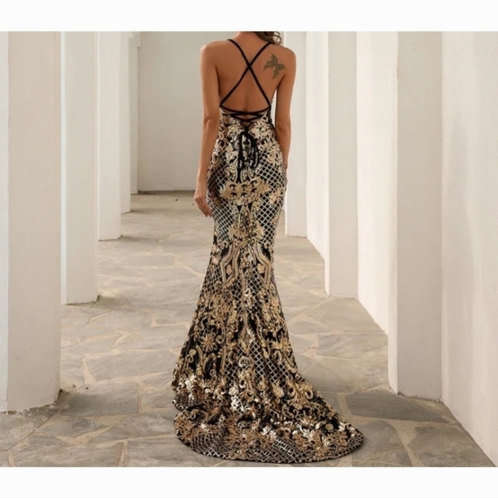 Black and Gold Spaghetti Strap,  Sleeveless, Strappy, Sequined, and Mesh Gown - Picture 4 of 9